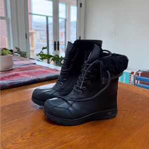 UGG Kids’ Butte II Waterproof Winter Boot | size 1 | EUC | Black